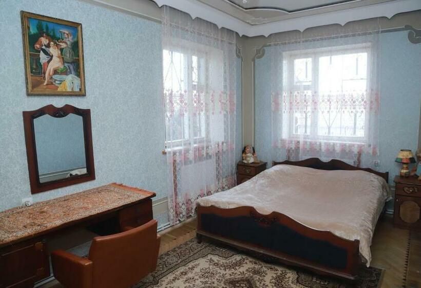 اتاق لوکس با بالکن, Norik S Guest House