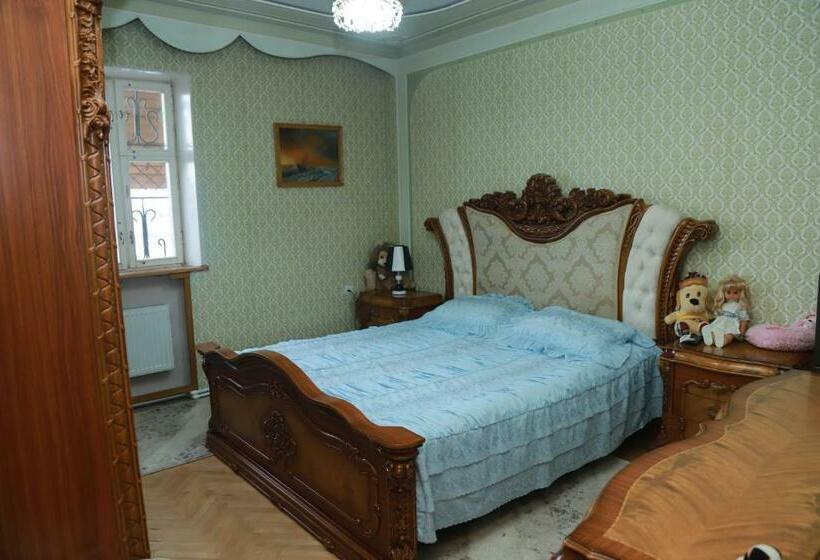 اتاق لوکس با بالکن, Norik S Guest House