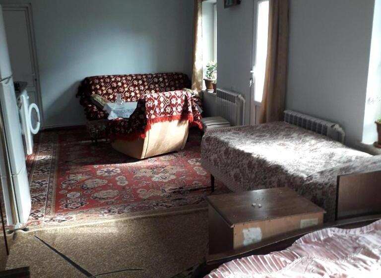 اتاق کلاسیک چهارنفره, Norik S Guest House