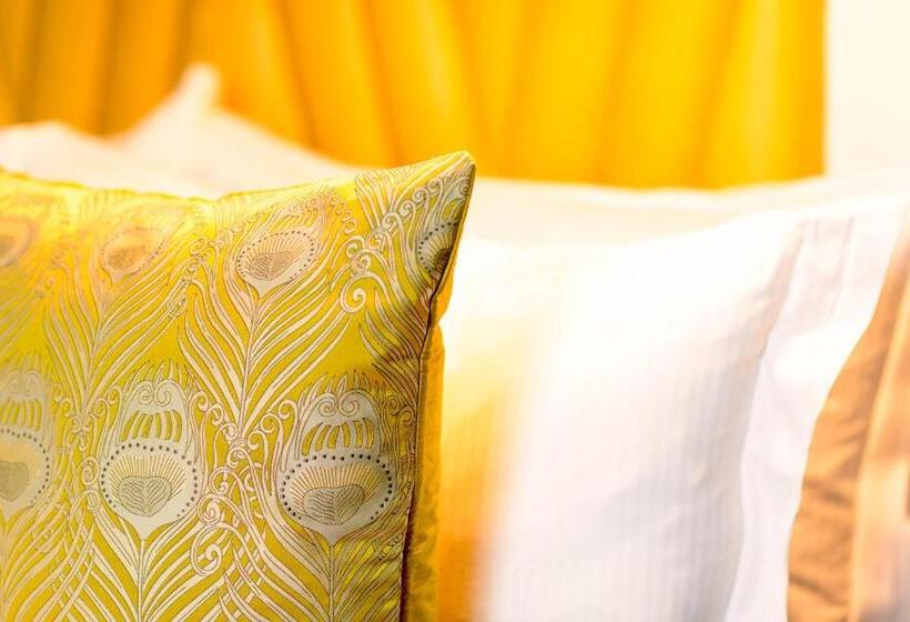 חדר בסיסי, Black Ivy