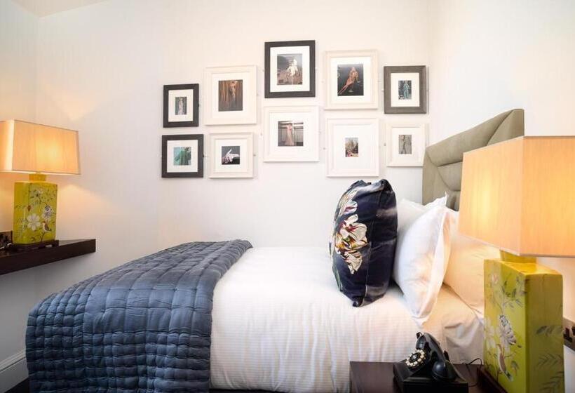 חדר בסיסי, Black Ivy