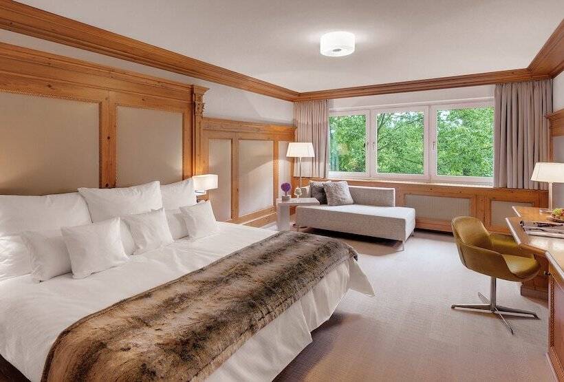 חדר קומפורט יחיד, Central