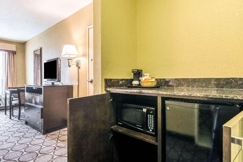 キングサイズベッドのスタンダードルーム, Comfort Inn Airport Turfway Road