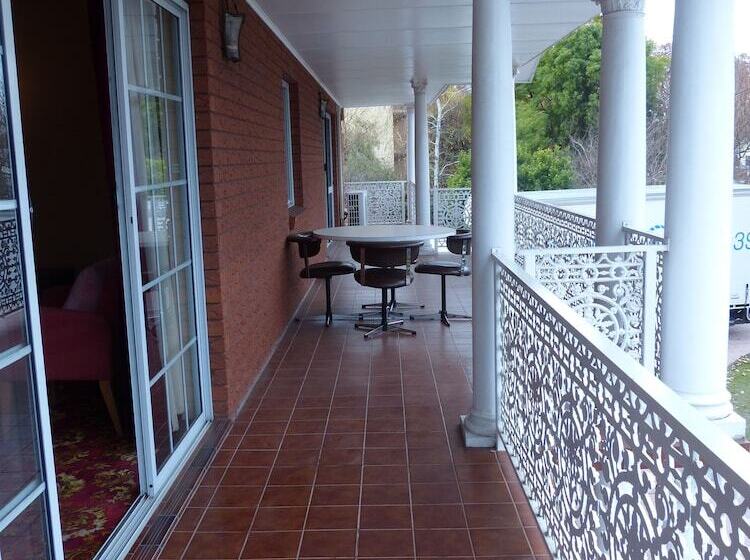 آپارتمان 3 خوابه, Meramie Motor Inn