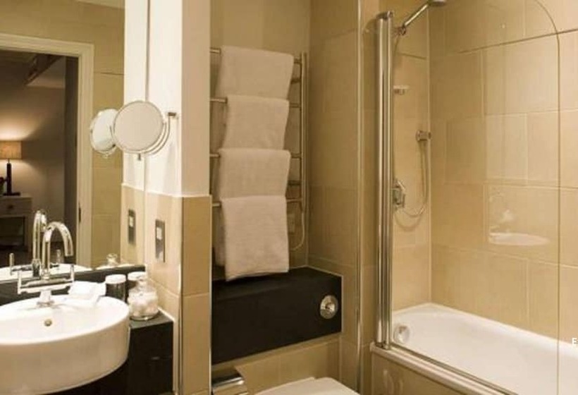 スーペリアールーム, Nutfield Priory Hotel & Spa