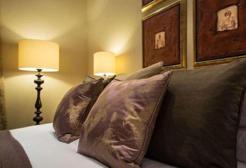 Классический Номер, Nutfield Priory Hotel & Spa