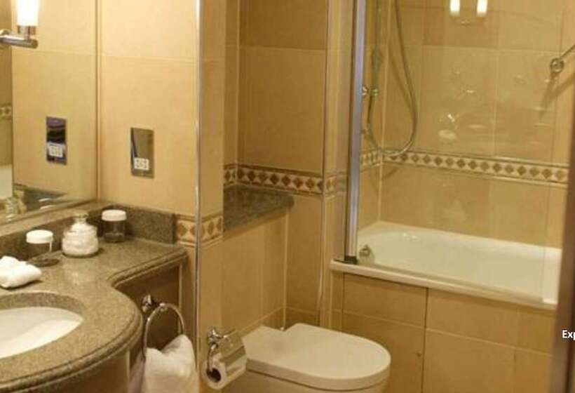 スーペリアールーム, Nutfield Priory Hotel & Spa