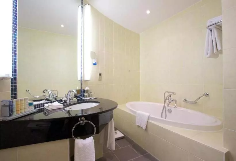 سوییت جونیور با بالکن, Voco Belfast, An Ihg