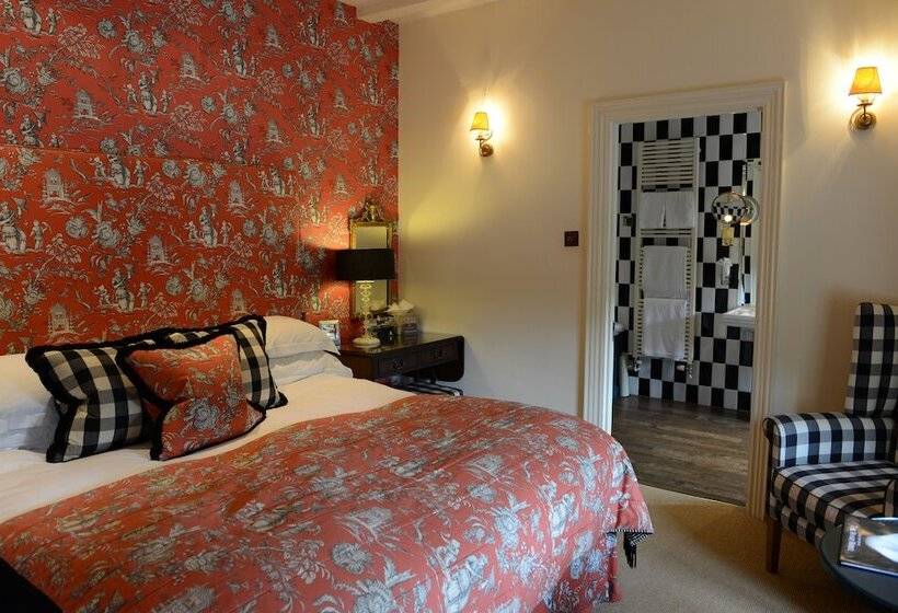 غرفة سوبيريور, The Swan