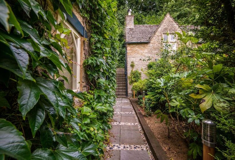 غرفة قياسية, The Swan