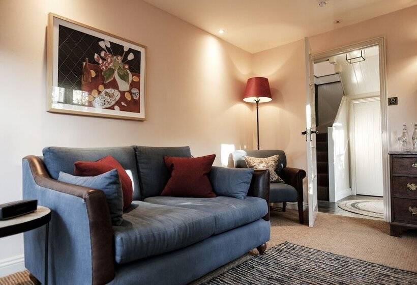 غرفة قياسية, The Swan