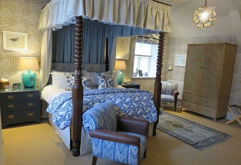 غرفة ديلوكس, The Swan