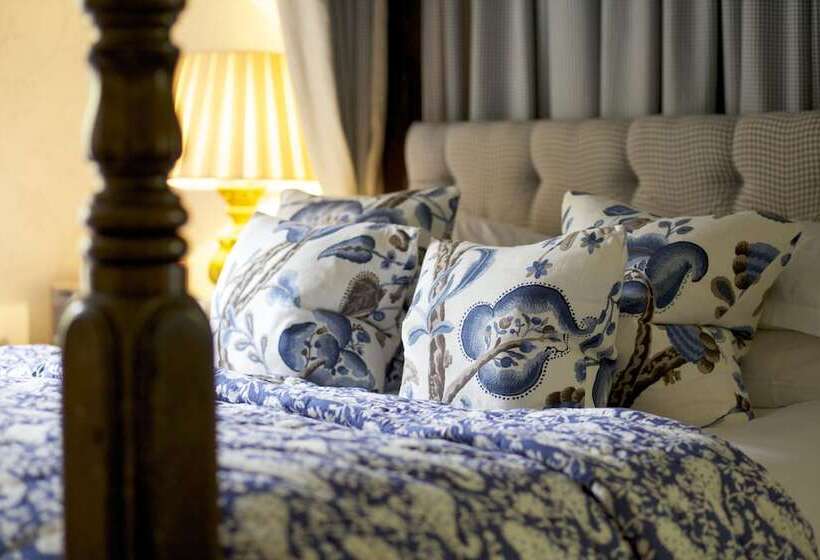 غرفة ديلوكس, The Swan