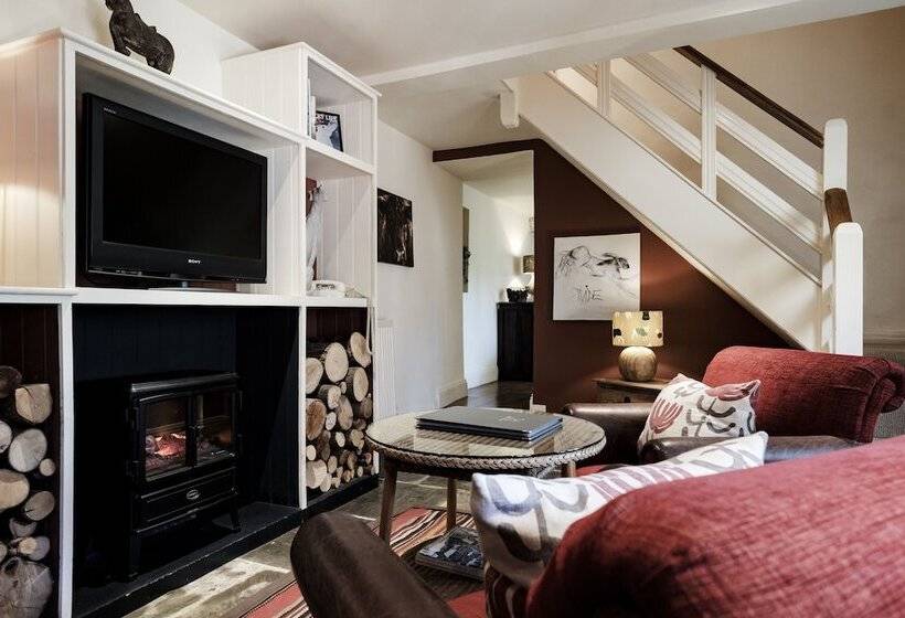 منزل غرفة نوم واحدة, The Swan