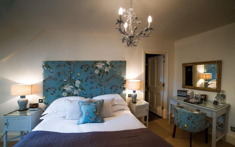 غرفة قياسية, The Swan