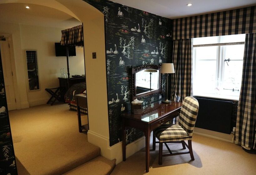 غرفة سوبيريور, The Swan