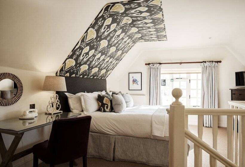 منزل غرفة نوم واحدة, The Swan