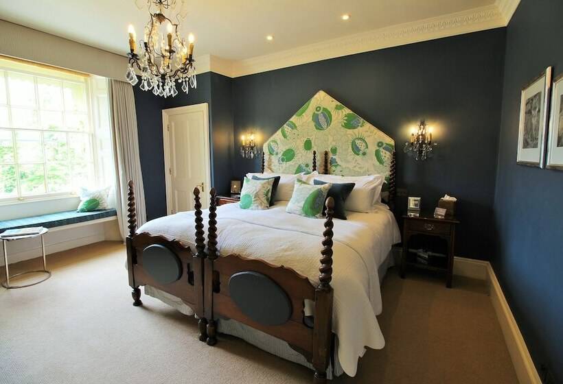 غرفة ديلوكس, The Swan