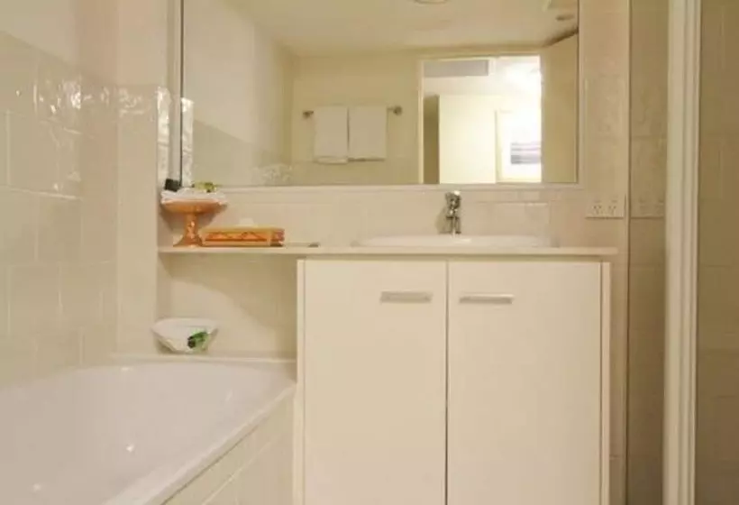 1 Bedroom Apartment River View, Riverside Holiday Apartments