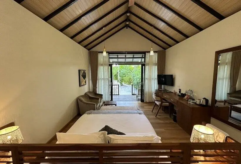 ویلای لوکس 1 خوابه, Fiyavalhu Resort Maldives