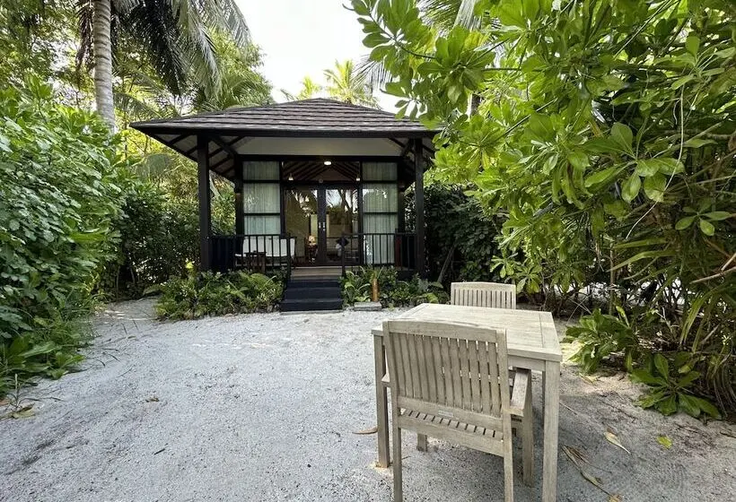 ویلای لوکس 1 خوابه, Fiyavalhu Resort Maldives
