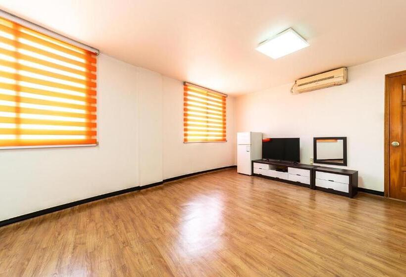 Четырехместный Номер Стандарт, Hoony Guesthouse   Hostel