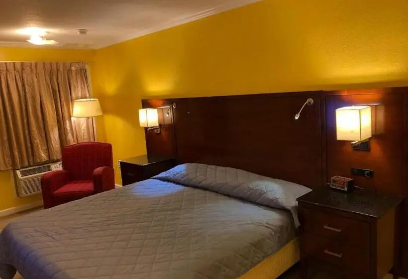 キングサイズベッドのスタンダードルーム, Dragon Inn & Suites