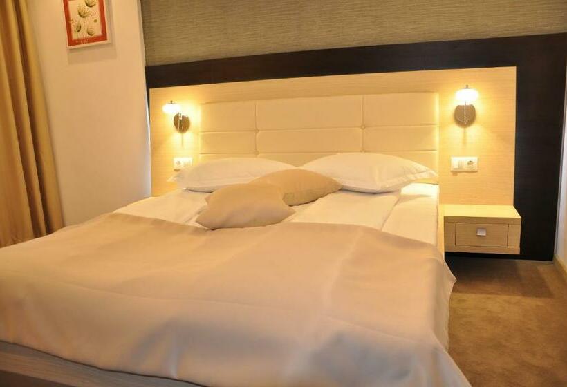 スタンダードルーム, Nova