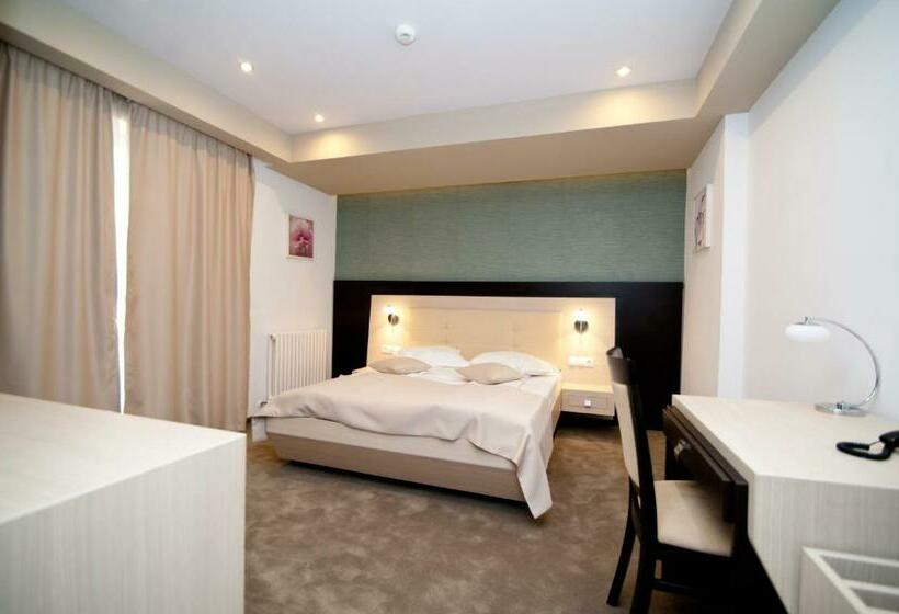 スタンダードルーム, Nova