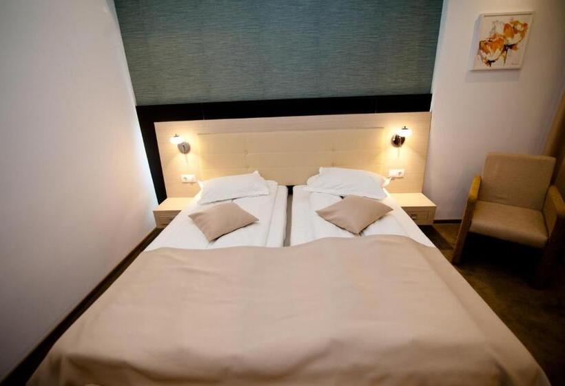 スタンダードルーム, Nova