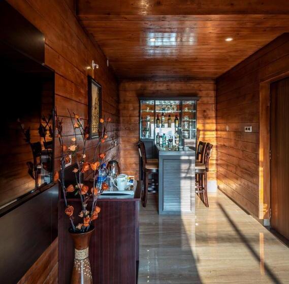 سوییت اجرایی, Salcete Beach Resort