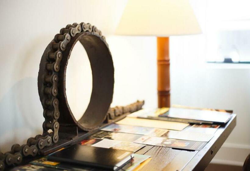 غرفة قياسية, The Lofts At The Five & Dime