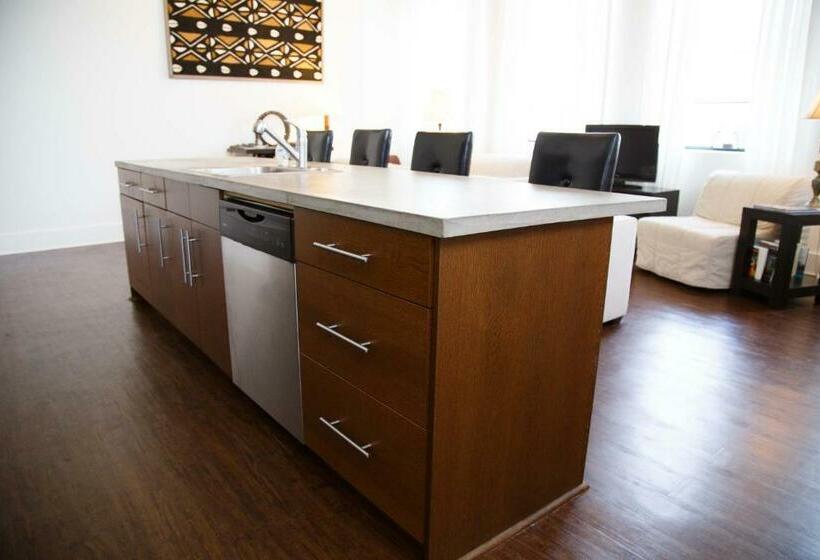 غرفة قياسية, The Lofts At The Five & Dime