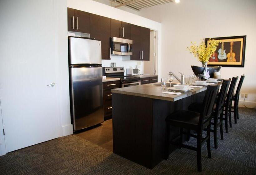 شقة غرفة واحدة, The Lofts At The Five & Dime