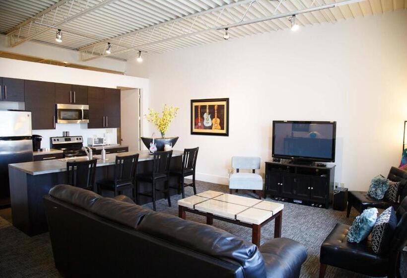 شقة غرفة واحدة, The Lofts At The Five & Dime