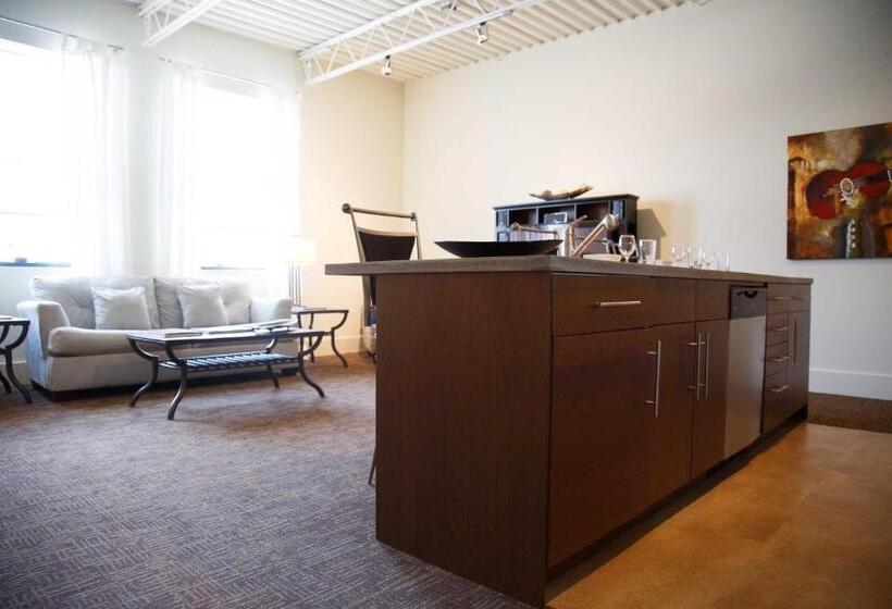 شقة غرفة واحدة, The Lofts At The Five & Dime