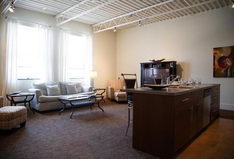 شقة غرفة واحدة, The Lofts At The Five & Dime