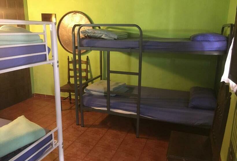 اتاق استاندارد چهار تخته, Albergue Gándara