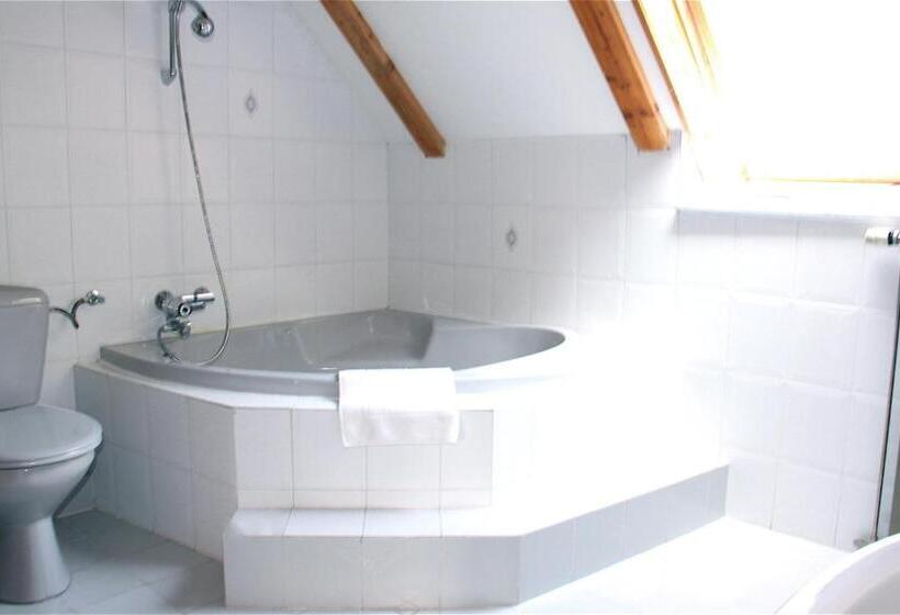 Четырехместный Номер Стандарт с Балконом, Sunshine Balatonlelle