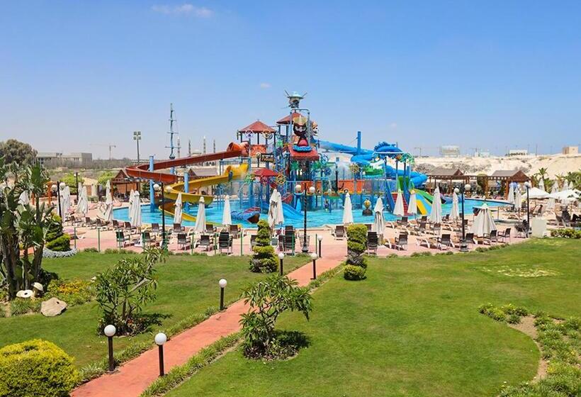 اتاق استاندارد سه تخته با چشم‌انداز استخر, Marseilia Land Aqua Park Families Only
