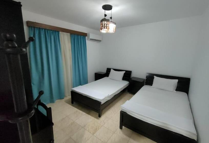 کلبه ییلاقی, Marseilia Land Aqua Park Families Only