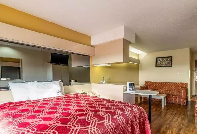 スイート, Econo Lodge Inn & Suites Evansville