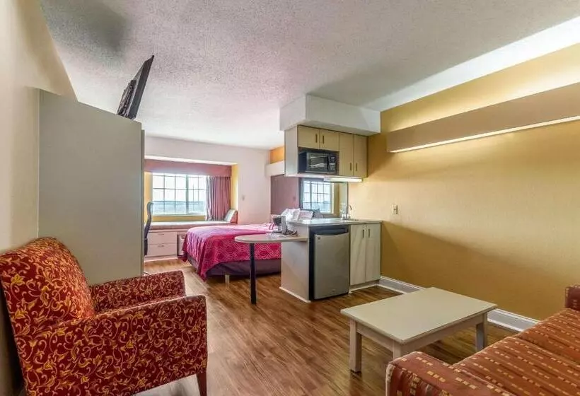 スイート, Econo Lodge Inn & Suites Evansville