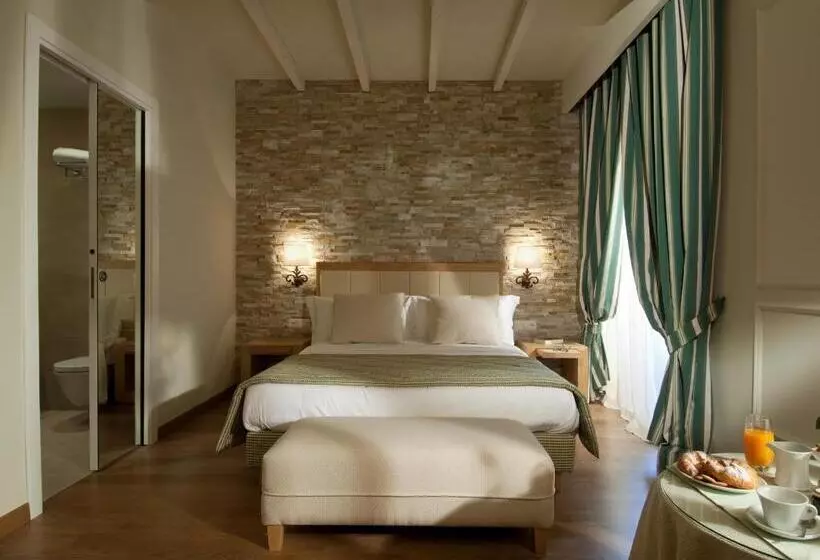 Comfort room with lake view, Kurhaus Cademario