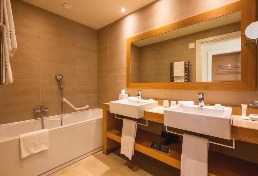 舒适的小型套房, Kurhaus Cademario