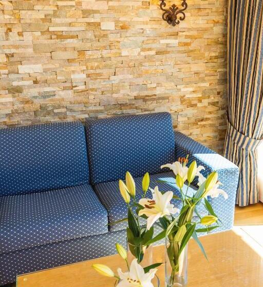 阁楼套房, Kurhaus Cademario