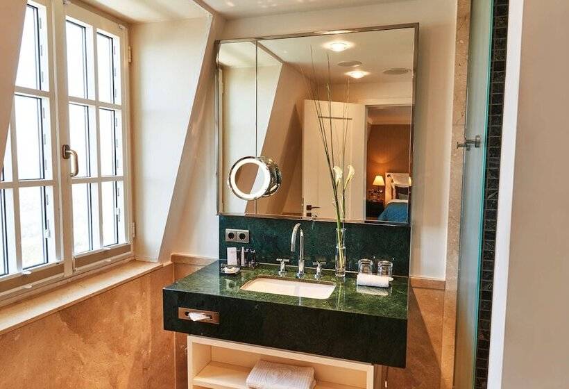 غرفة ديلوكس, Steigenberger Icon Grandhotel & Spa Petersberg