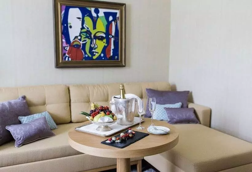 デラックスルーム, Steigenberger Icon Grandhotel & Spa Petersberg