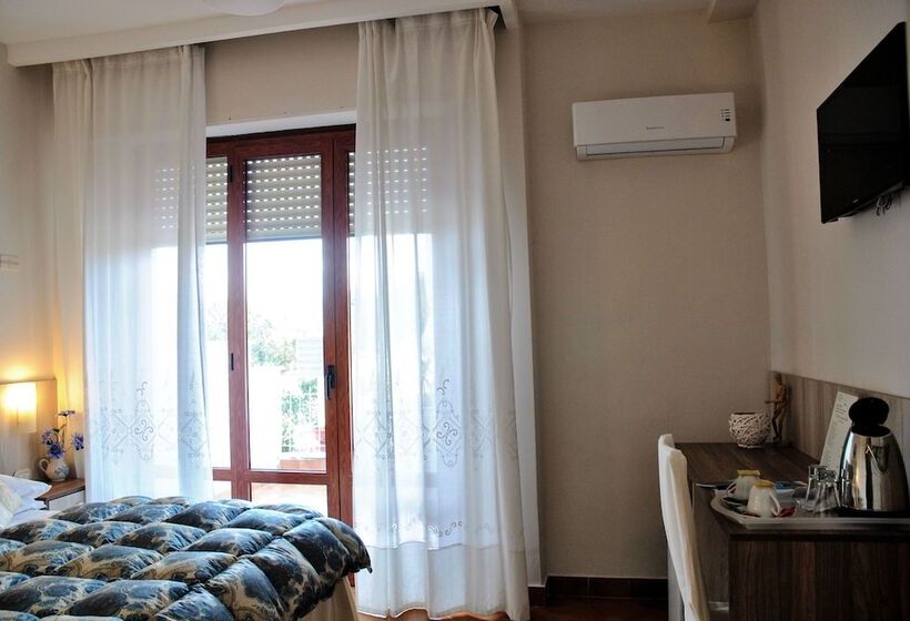 스탠다드 룸 더블 침대 바다 전망, Villa Fiorita