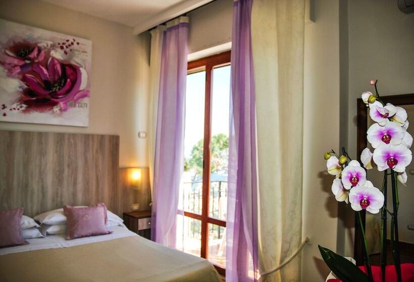 스탠다드 룸 더블 침대 바다 전망, Villa Fiorita